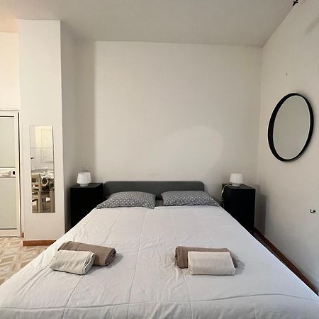 Appartamentino Nel Chiasso Monopoli Exteriör bild