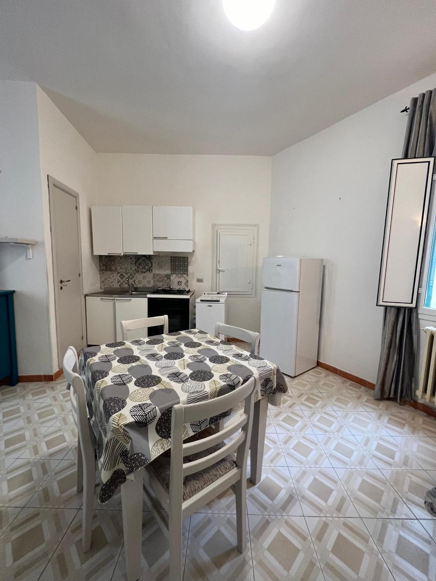 Appartamentino Nel Chiasso Monopoli Exteriör bild